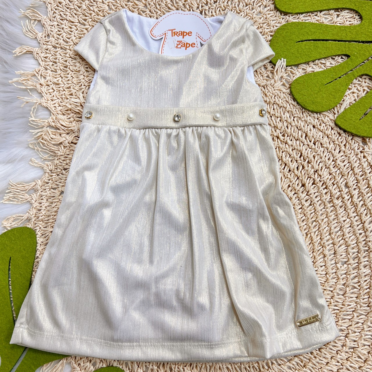 Vestido Dourado Manga Curta com Pérolas 